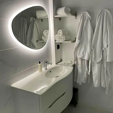 Le Sainte Jeanne Hotel